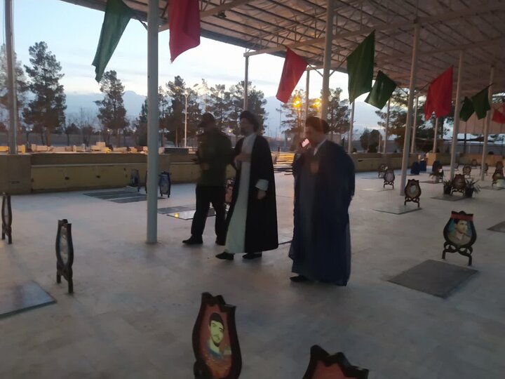 تصاویر/ حضور نماینده ولی‌فقیه درکاشان درنوش آباد در ایام الله دهه فجر؛