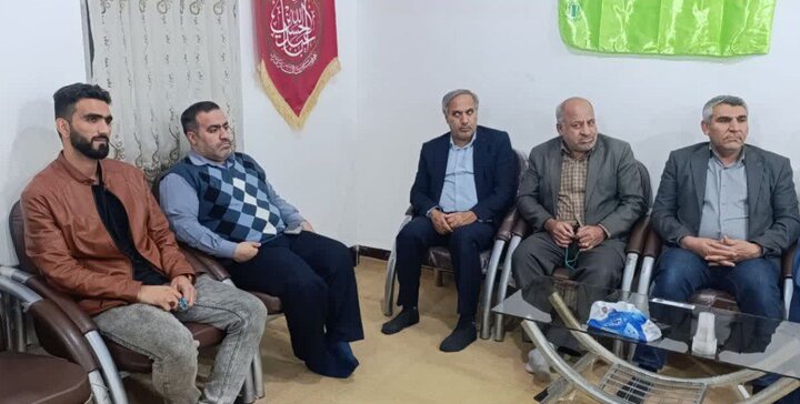 نشست جمعی از فعالان فرهنگی و اجتماعی با امام جمعه دهلران