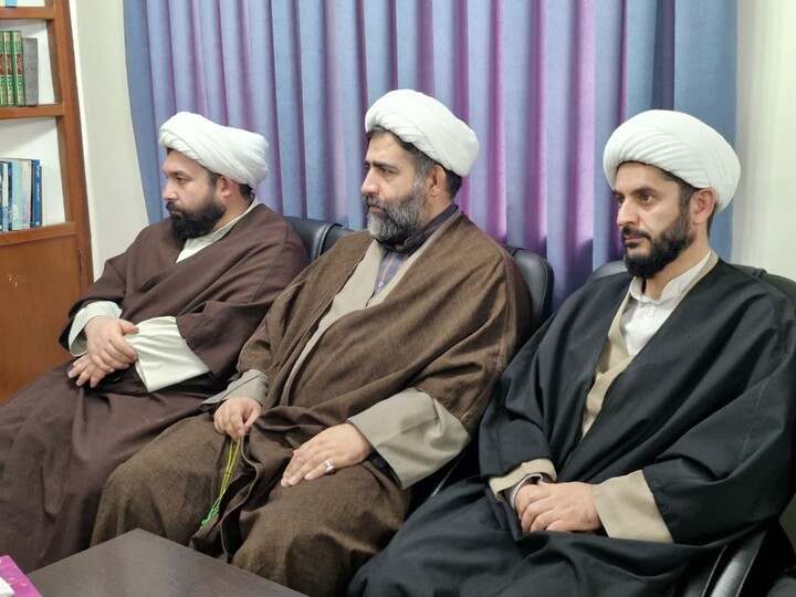 تصاویر/ دیدار اساتید و طلاب مدرسه علمیه جعفریه با امام جمعه خلخال