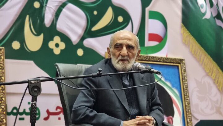 تصاویر/ مراسم گرامیداشت دهه مبارک فجر در مسجد جامع دماوند