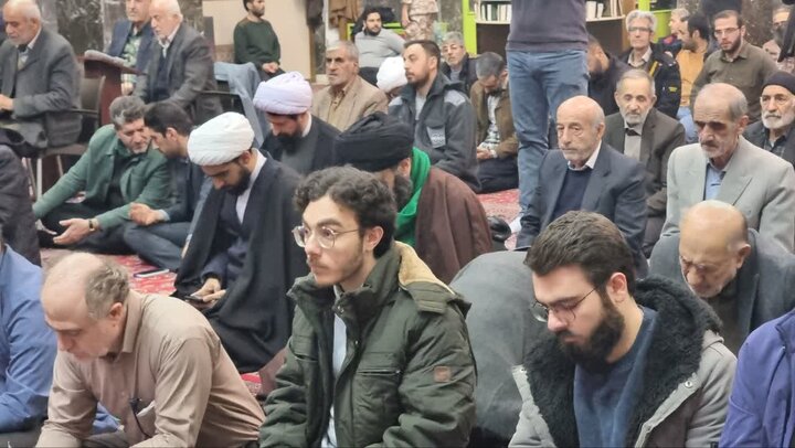 تصاویر/ مراسم گرامیداشت دهه مبارک فجر در مسجد جامع دماوند