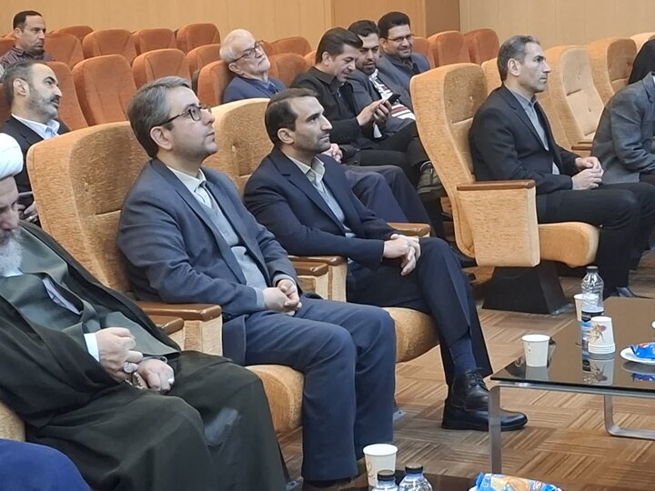 تصاویر/ چهارمین جشن گلریزان با حضور ائمه جمعه آران وبیدگل و نوش آباد