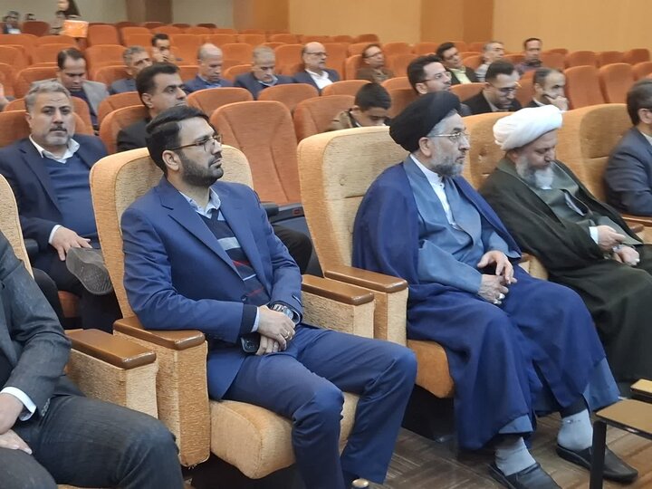 تصاویر/ چهارمین جشن گلریزان با حضور ائمه جمعه آران وبیدگل و نوش آباد