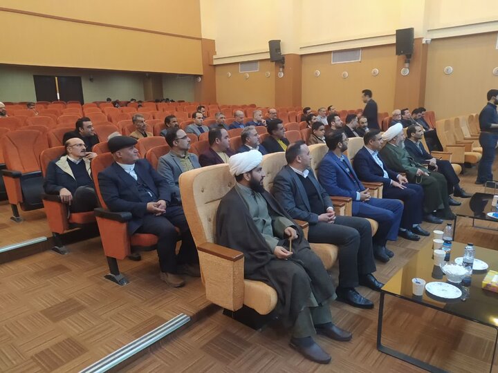 تصاویر/ چهارمین جشن گلریزان با حضور ائمه جمعه آران وبیدگل و نوش آباد