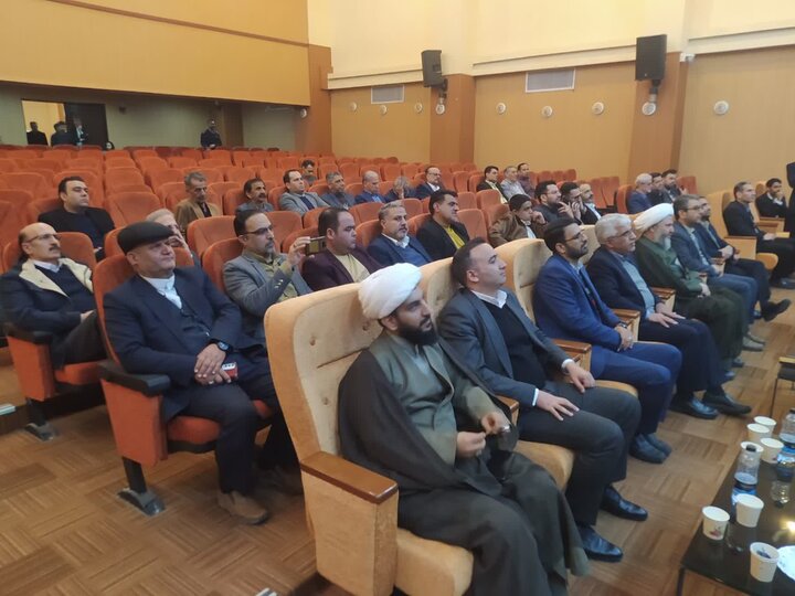 تصاویر/ چهارمین جشن گلریزان با حضور ائمه جمعه آران وبیدگل و نوش آباد