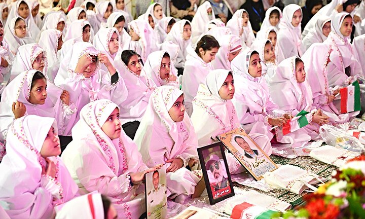 تصاویر/ جشن تکلیف 5000 هزار نفری دخترانه در حرم حضرت عبدالعظیم(ع)