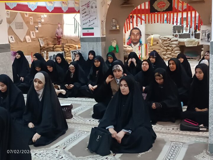 تصاویر/ مراسم گرامیداشت دهه فجر در مدرسه علمیه الزهرا سلام الله علیها شاهین دژ
