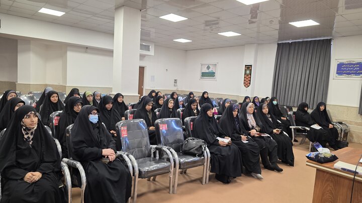 تصاویر/ بازدید مدیر حوزه علمیه خواهران استان کرمان از مدرسه علمیه نرجسیه سیرجان