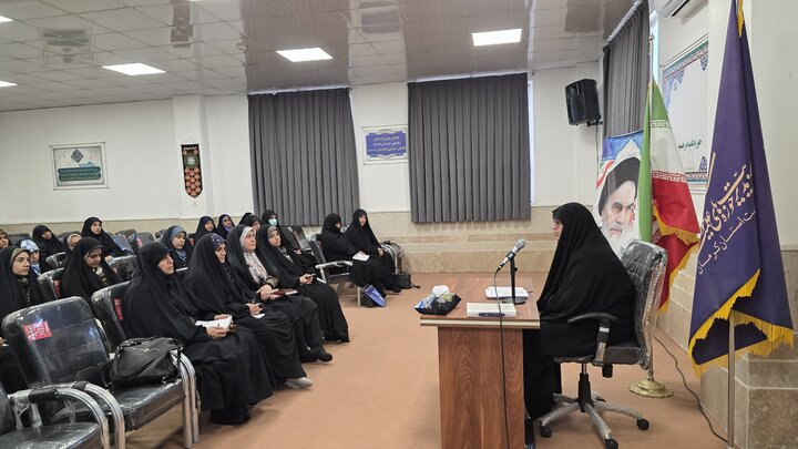 تصاویر/ بازدید مدیر حوزه علمیه خواهران استان کرمان از مدرسه علمیه نرجسیه سیرجان