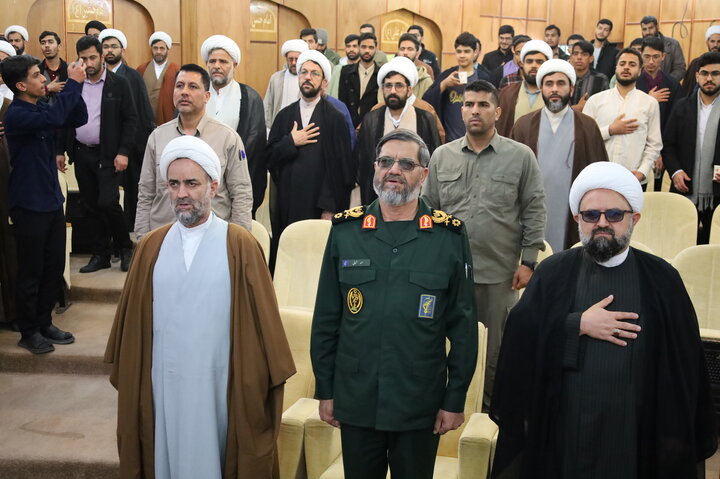 طلاب و روحانیون زاهدان پیروزی انقلاب اسلامی  را گرامی داشتند