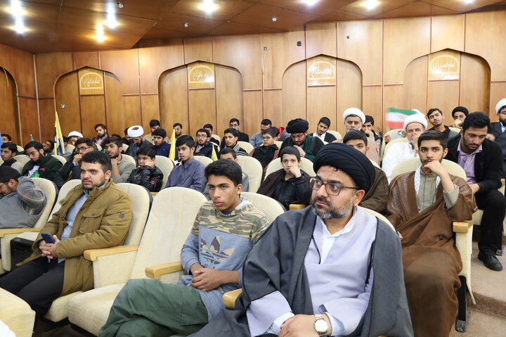 طلاب و روحانیون زاهدان پیروزی انقلاب اسلامی  را گرامی داشتند