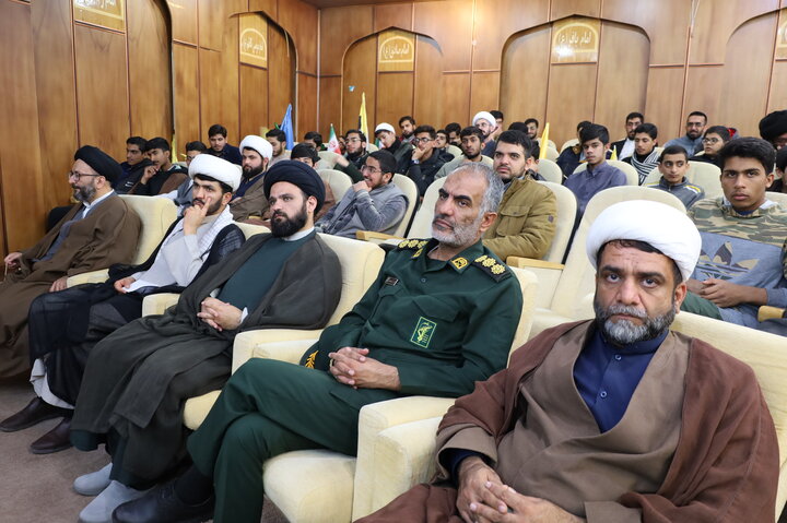 طلاب و روحانیون زاهدان پیروزی انقلاب اسلامی  را گرامی داشتند