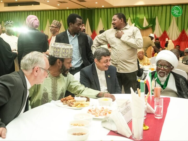 گزارش تصویری: حضور شیخ ابراهیم زکزاکی در جشن چهل و هفتمین پیروزی انقلاب اسلامی در سفارت جمهوری اسلامی در ابوجا