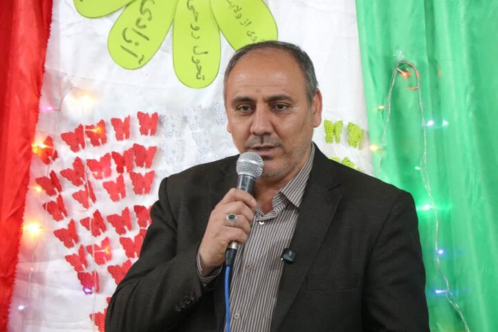 تصاویر/جشن انقلاب اسلامی در مدرسه تمدن‌سازان شهرستان دهلران