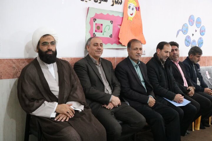 تصاویر/جشن انقلاب اسلامی در مدرسه تمدن‌سازان شهرستان دهلران