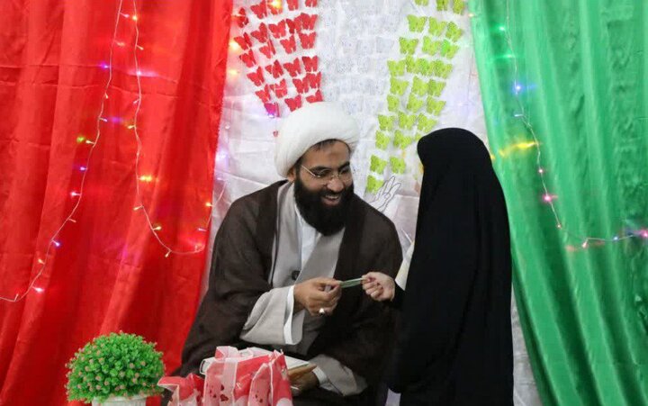 تصاویر/جشن انقلاب اسلامی در مدرسه تمدن‌سازان شهرستان دهلران