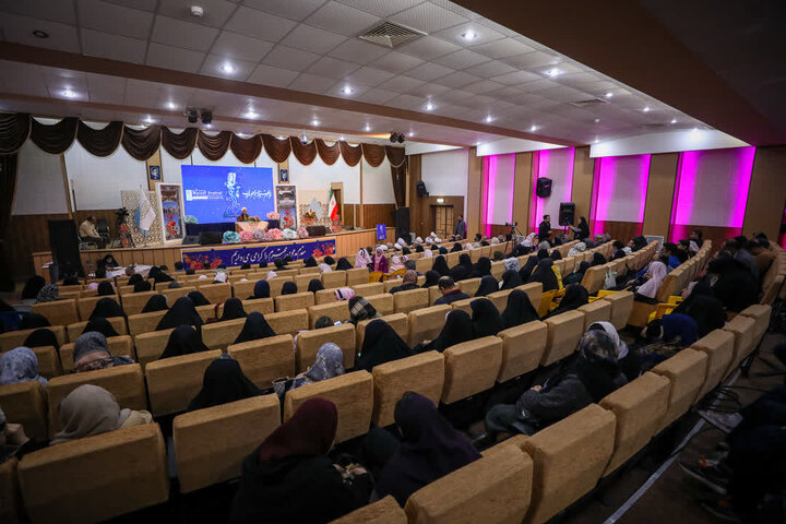 تصاویر /   اختتامیه مراسم جشنواره بین‌المللی معروف با حضور امام جمعه قزوین