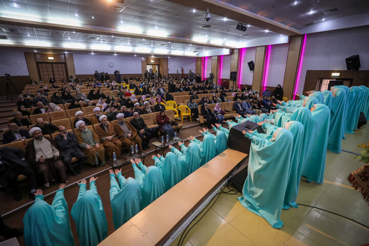 تصاویر /   اختتامیه مراسم جشنواره بین‌المللی معروف با حضور امام جمعه قزوین