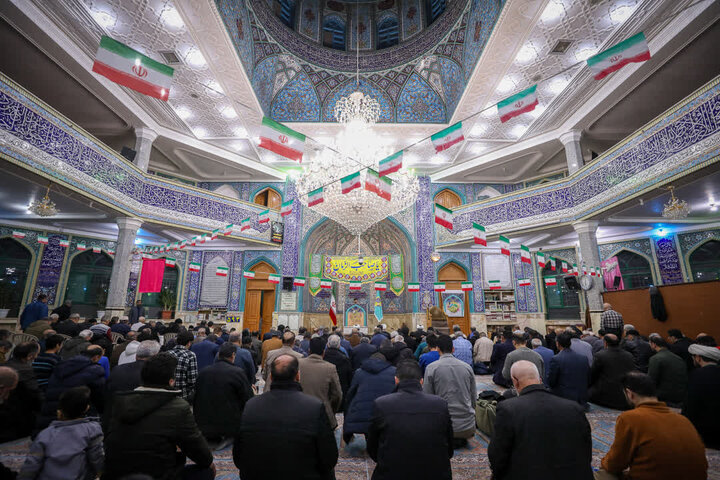 تصاویر / مراسم جشن انقلاب در بویین زهرا با حضور نماینده ولی فقیه در استان وامام جمعه قزوین