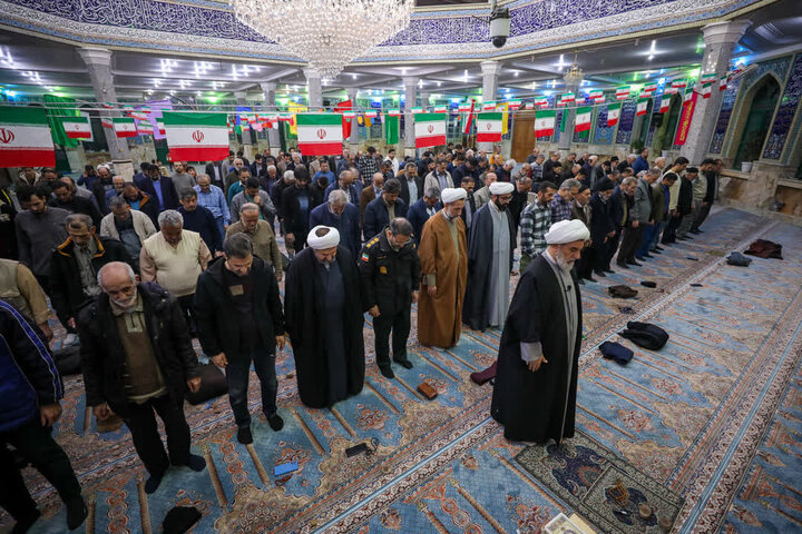 تصاویر / مراسم جشن انقلاب در بویین زهرا با حضور نماینده ولی فقیه در استان وامام جمعه قزوین