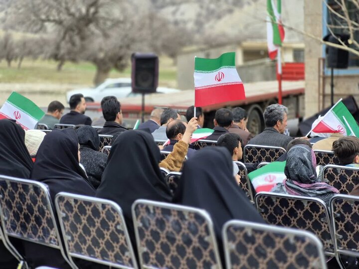 تصاویر/برگزاری جشن بزرگ انقلاب در روستای گلزار حداد شهرستان چوار