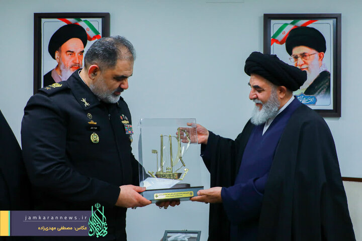 گزارش تصویریدیدار فرمانده نیروی دریایی ارتش با تولیت آستان مقدس مسجد جمکران