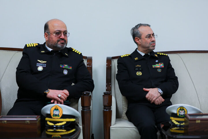 گزارش تصویریدیدار فرمانده نیروی دریایی ارتش با تولیت آستان مقدس مسجد جمکران