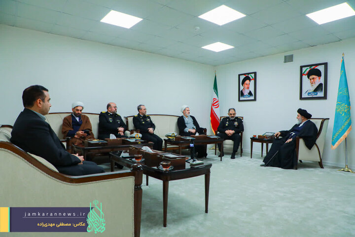 گزارش تصویریدیدار فرمانده نیروی دریایی ارتش با تولیت آستان مقدس مسجد جمکران
