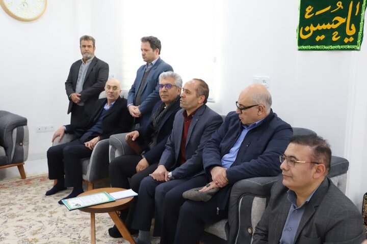 تصاویر/دیدار استاندار مرکزی با خانواده شهیدان جعفرآبادی و اسفندانی