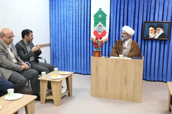 تصاویر/ دیدار مدیرعامل شرکت برق منطقه‌ای سمنان با نماینده ولی‌فقیه در استان سمنان