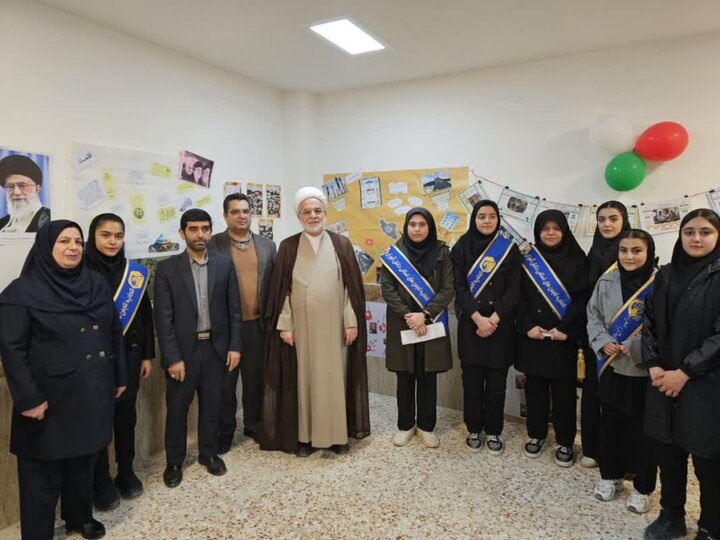 تصاویر/بازدید نماینده ولی فقیه در کردستان از اتحادیه انجمن‌های اسلامی دانش‌آموزان سنندج