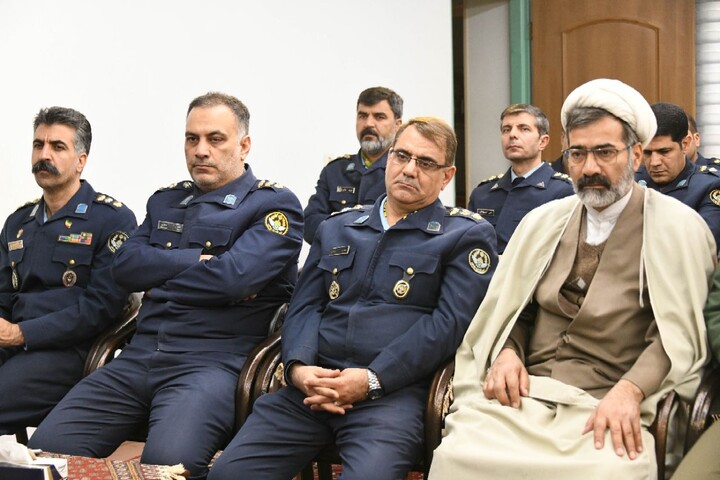 تصاویر|دیدار فرمانده و پرسنل نیروی هوایی ارتش منطقه اصفهان با امام جمعه اصفهان