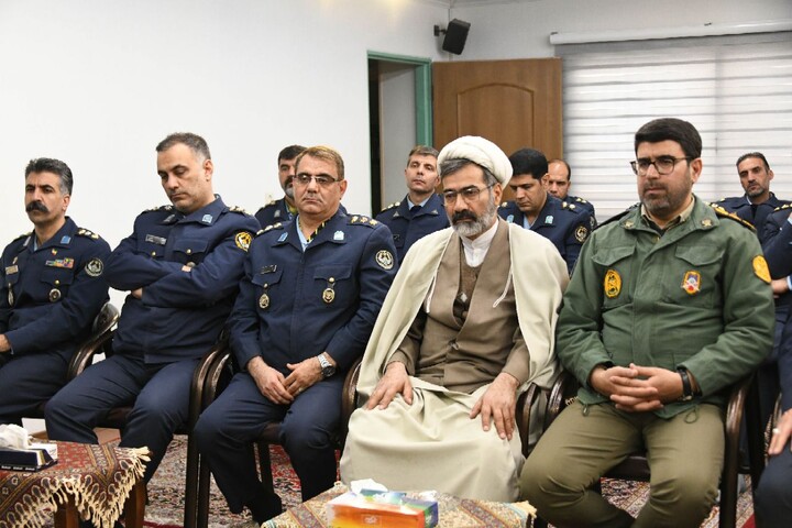 تصاویر|دیدار فرمانده و پرسنل نیروی هوایی ارتش منطقه اصفهان با امام جمعه اصفهان