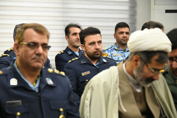 تصاویر|دیدار فرمانده و پرسنل نیروی هوایی ارتش منطقه اصفهان با امام جمعه اصفهان