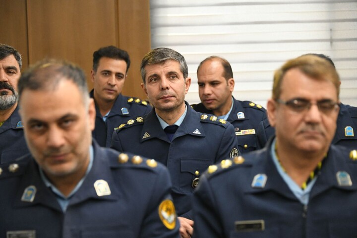 تصاویر|دیدار فرمانده و پرسنل نیروی هوایی ارتش منطقه اصفهان با امام جمعه اصفهان