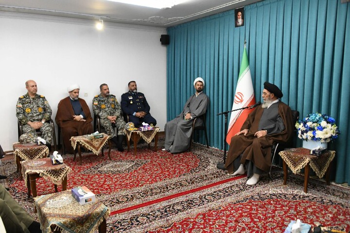 تصاویر|دیدار فرمانده و پرسنل نیروی هوایی ارتش منطقه اصفهان با امام جمعه اصفهان