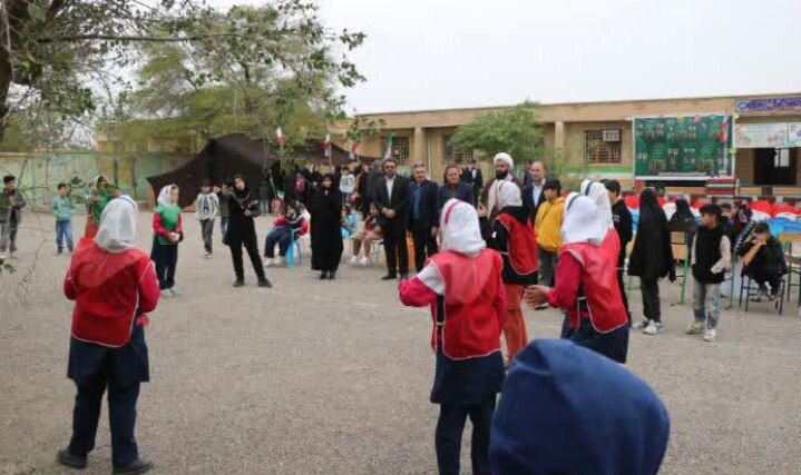 تصاویر/ برگزاری جشن انقلاب در روستای حاضر میل شهرستان دهلران