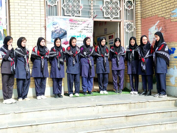 تصاویر/آیین افتتاح چمن مصنوعی مدرسه ملاصدرا در شهرستان ابدانان