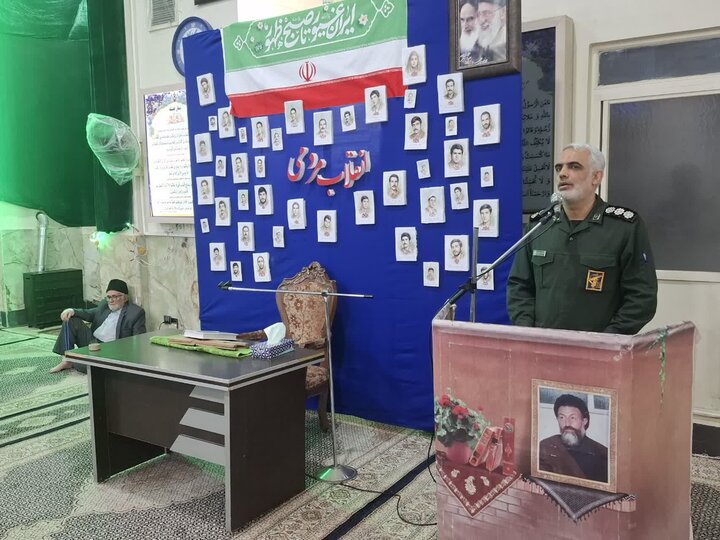 تصاویر/گرامی داشت هفدهمین سالگرد پیروزی انقلاب درمسجدصفاری کاشان