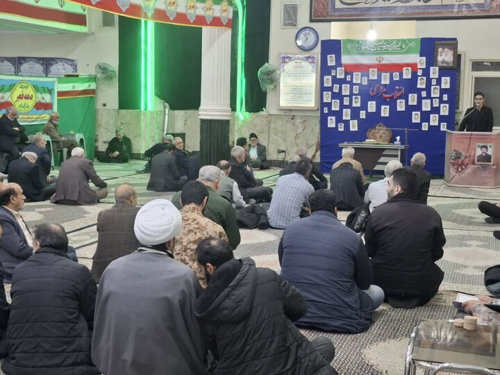 تصاویر/گرامی داشت هفدهمین سالگرد پیروزی انقلاب درمسجدصفاری کاشان