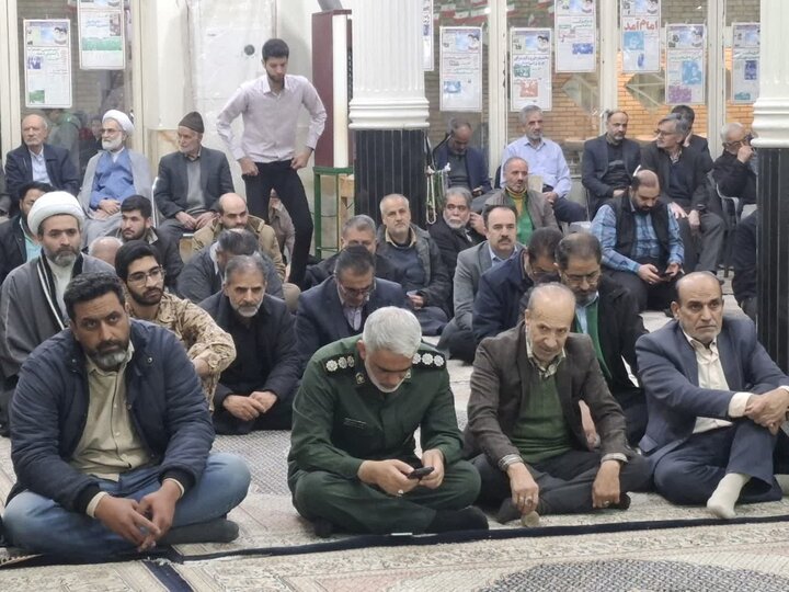 تصاویر/گرامی داشت هفدهمین سالگرد پیروزی انقلاب درمسجدصفاری کاشان