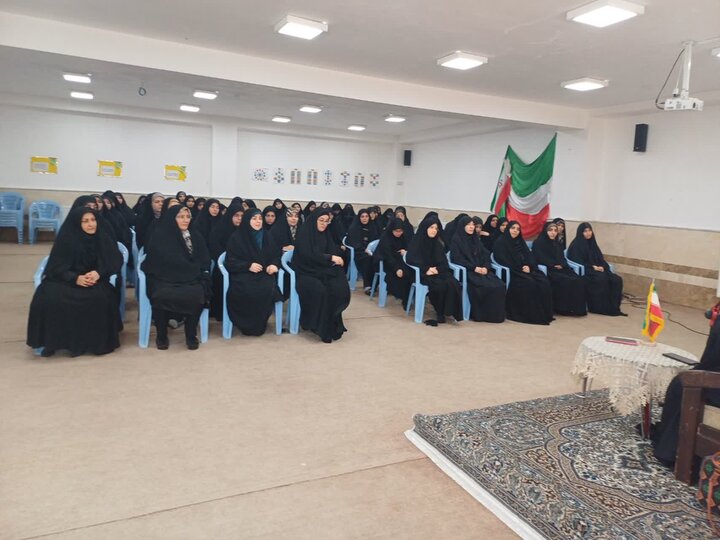 تصاویر/ بزرگداشت دهه فجر انقلاب اسلامی در مدرسه علمیه زینب کبری سلام الله علیها ارومیه