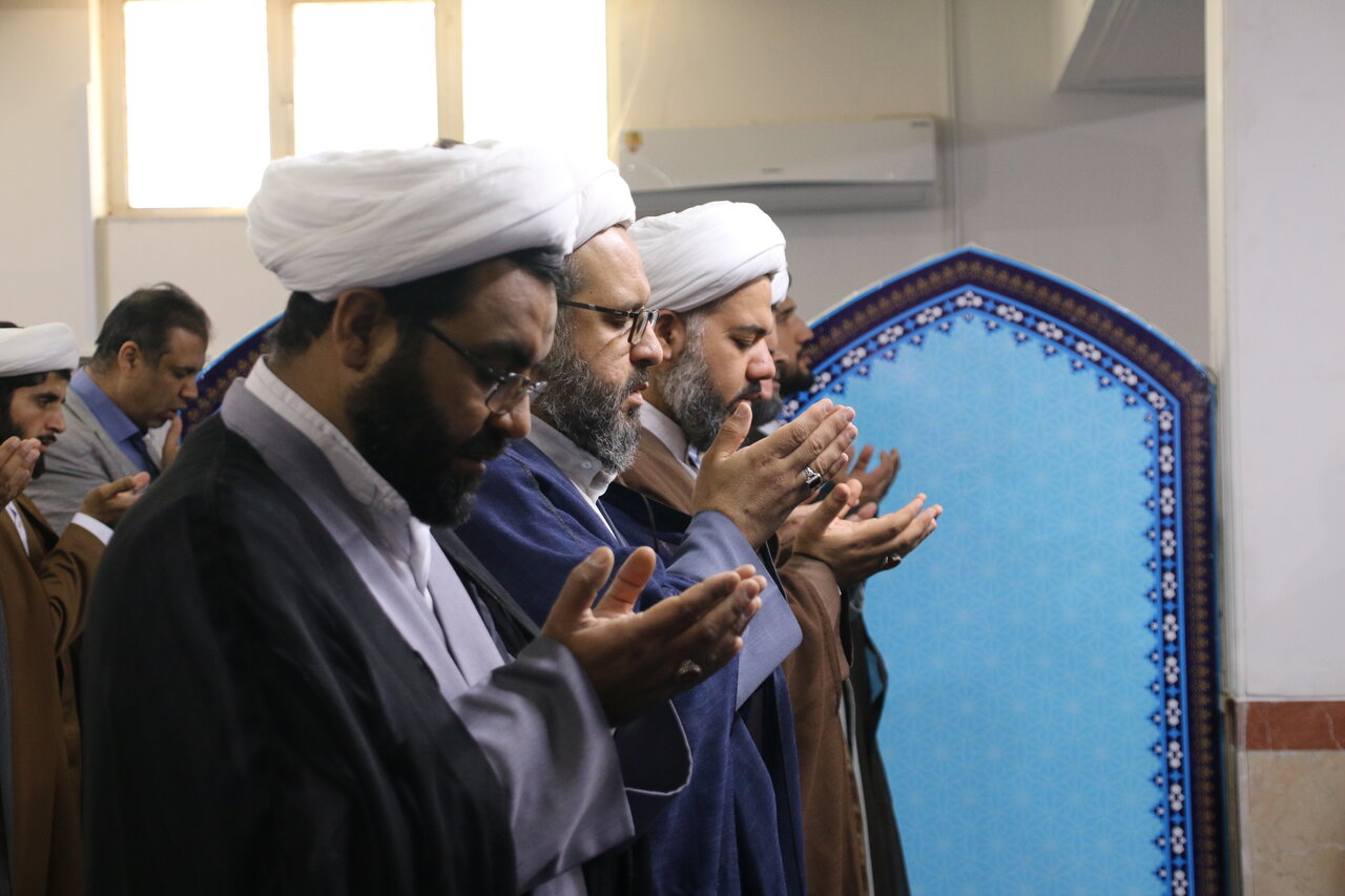 اجلاسیه مدیران حوزه‌های علمیه استان کرمان با حضور نماینده ولی‌فقیه و مدیر حوزه‌های علمیه استان برگزار شد.