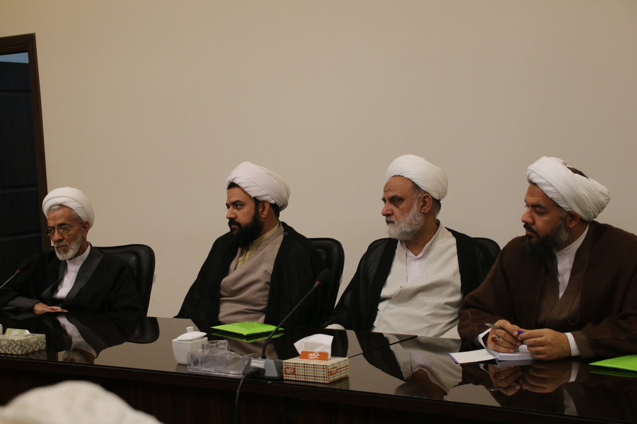 اجلاسیه مدیران حوزه‌های علمیه استان کرمان با حضور نماینده ولی‌فقیه و مدیر حوزه‌های علمیه استان برگزار شد.
