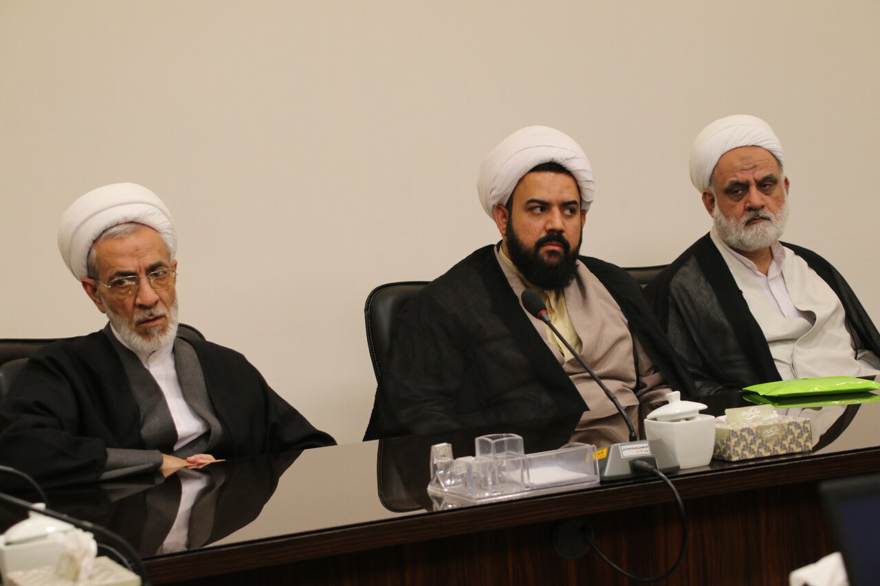 اجلاسیه مدیران حوزه‌های علمیه استان کرمان با حضور نماینده ولی‌فقیه و مدیر حوزه‌های علمیه استان برگزار شد.