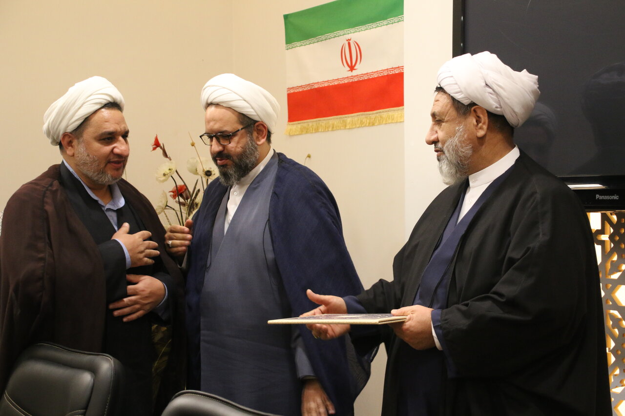 اجلاسیه مدیران حوزه‌های علمیه استان کرمان با حضور نماینده ولی‌فقیه و مدیر حوزه‌های علمیه استان برگزار شد.