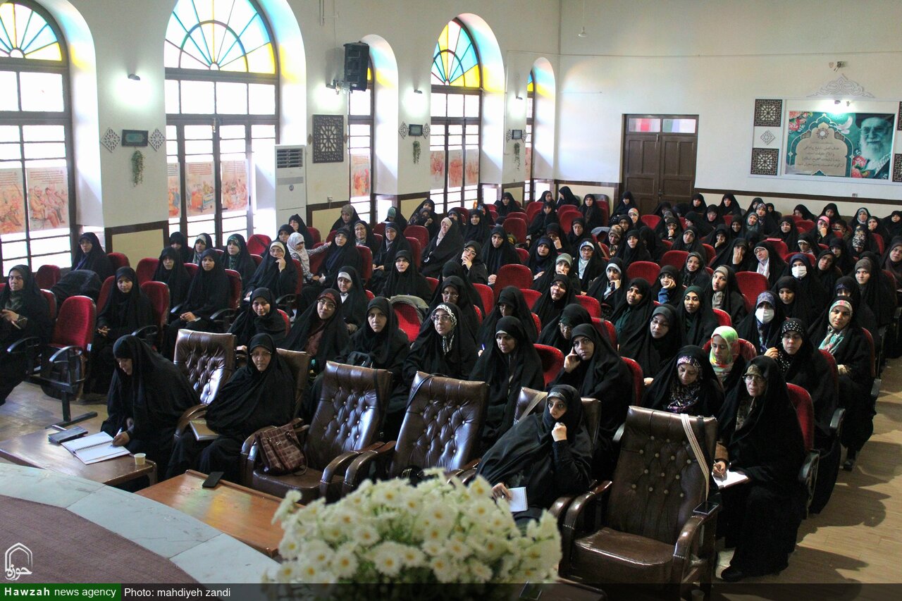 تصاویر/ سومین جلسه نشست تخصصی «بر مدار حقیقت» در کرمان