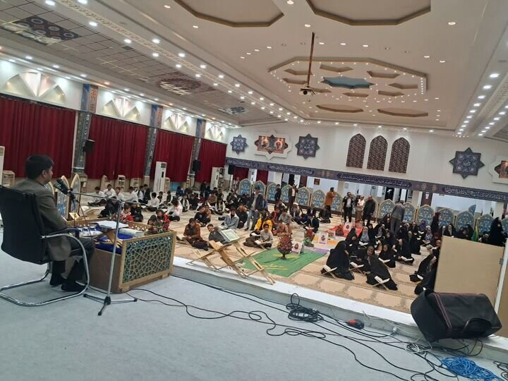 پخش زنده محفل دانش‌آموزی انس با قرآن کریم یاسوج از شبکه‌های سراسری و استانی