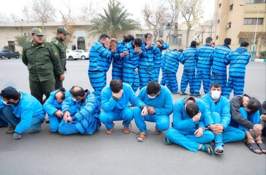 حلقه مفقوده تربیت سیاسی: چرا بسیاری از والدین از تربیت سیاسی غافلاند؟