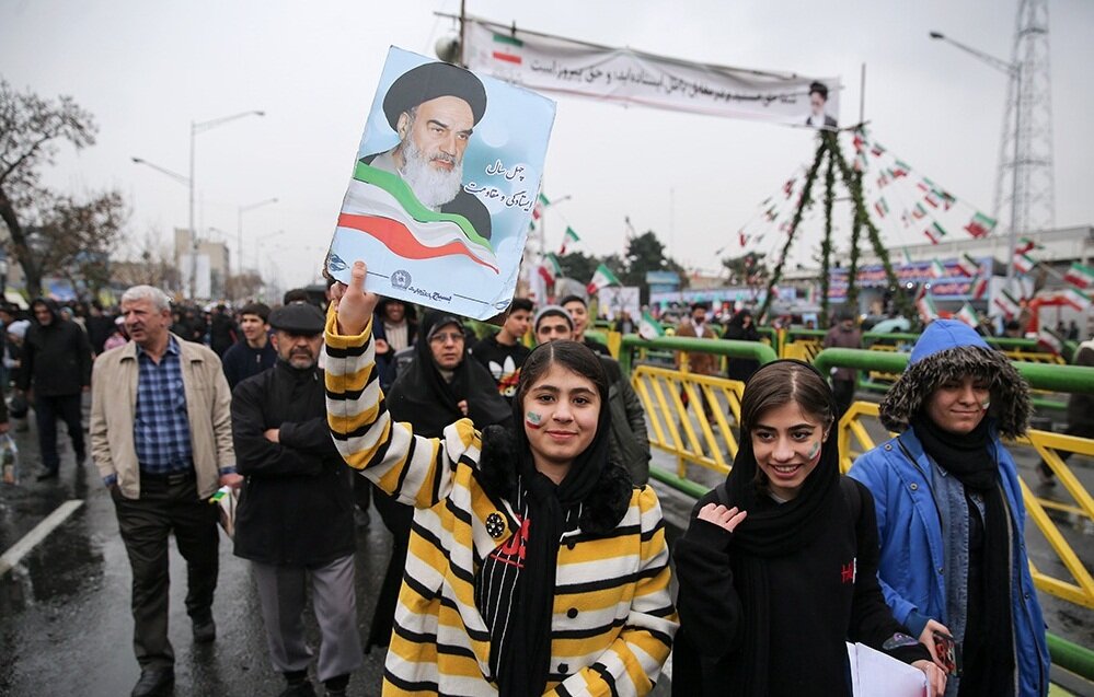 حلقه مفقوده تربیت سیاسی: چرا بسیاری از والدین از تربیت سیاسی غافلاند؟